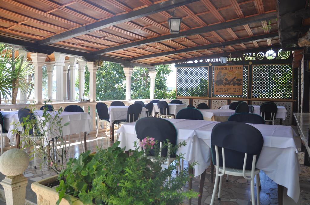 Villa Segetski Dvori - Tradition Since 1964 Seget Donji Exterior photo
