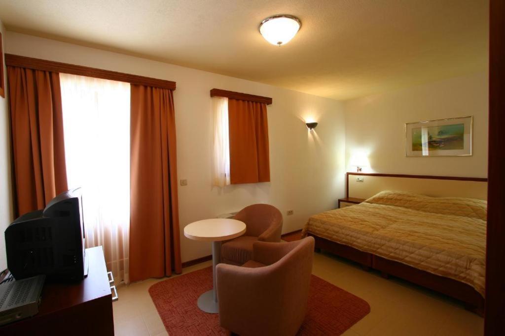 Villa Segetski Dvori - Tradition Since 1964 Seget Donji Room photo